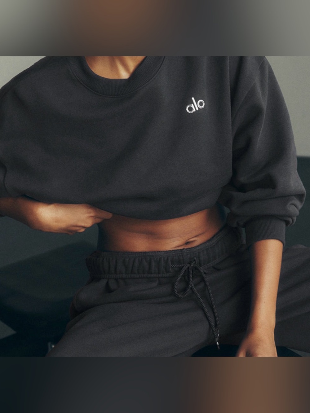 ALO Yoga Crewneck Sweatshirt - size small in Anthracite. Brand new